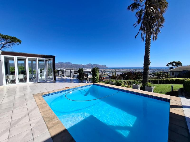 To Let 4 Bedroom Property for Rent in Dennegeur Western Cape
